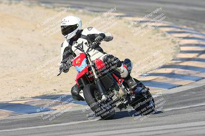 media/Dec-01-2025-Moto Forza (Mon) [[2daa91e15f]]/2-Intermediate Group/Session 2 (Turns 9 and 10)/